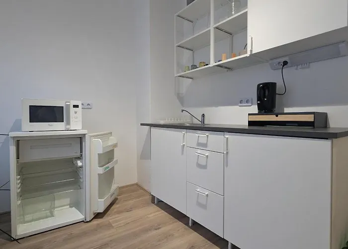 Hideaway Ruhig Und 10 Min Zur Innenstadt Δωμάτια σε οικογενειακή κατοικία Βιέννη